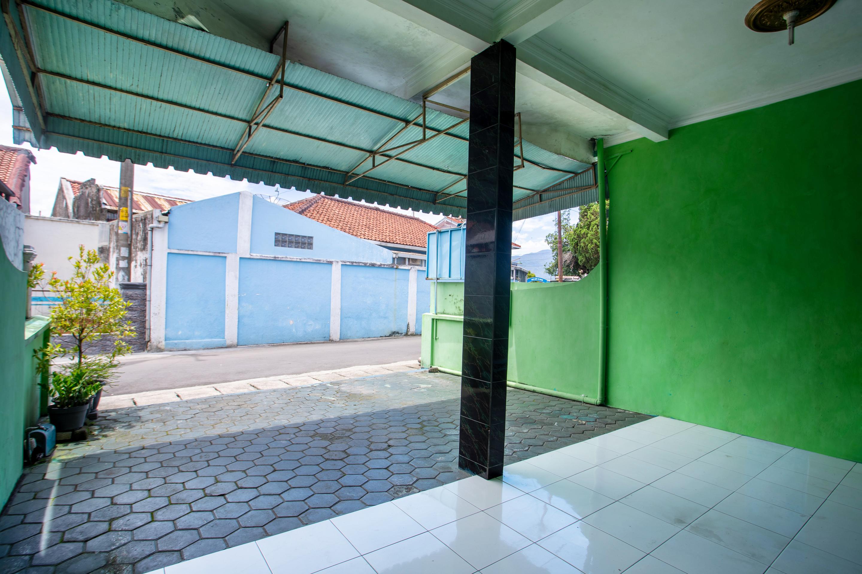 Spot On 2871 Hotel Budi Purwokerto Exterior foto